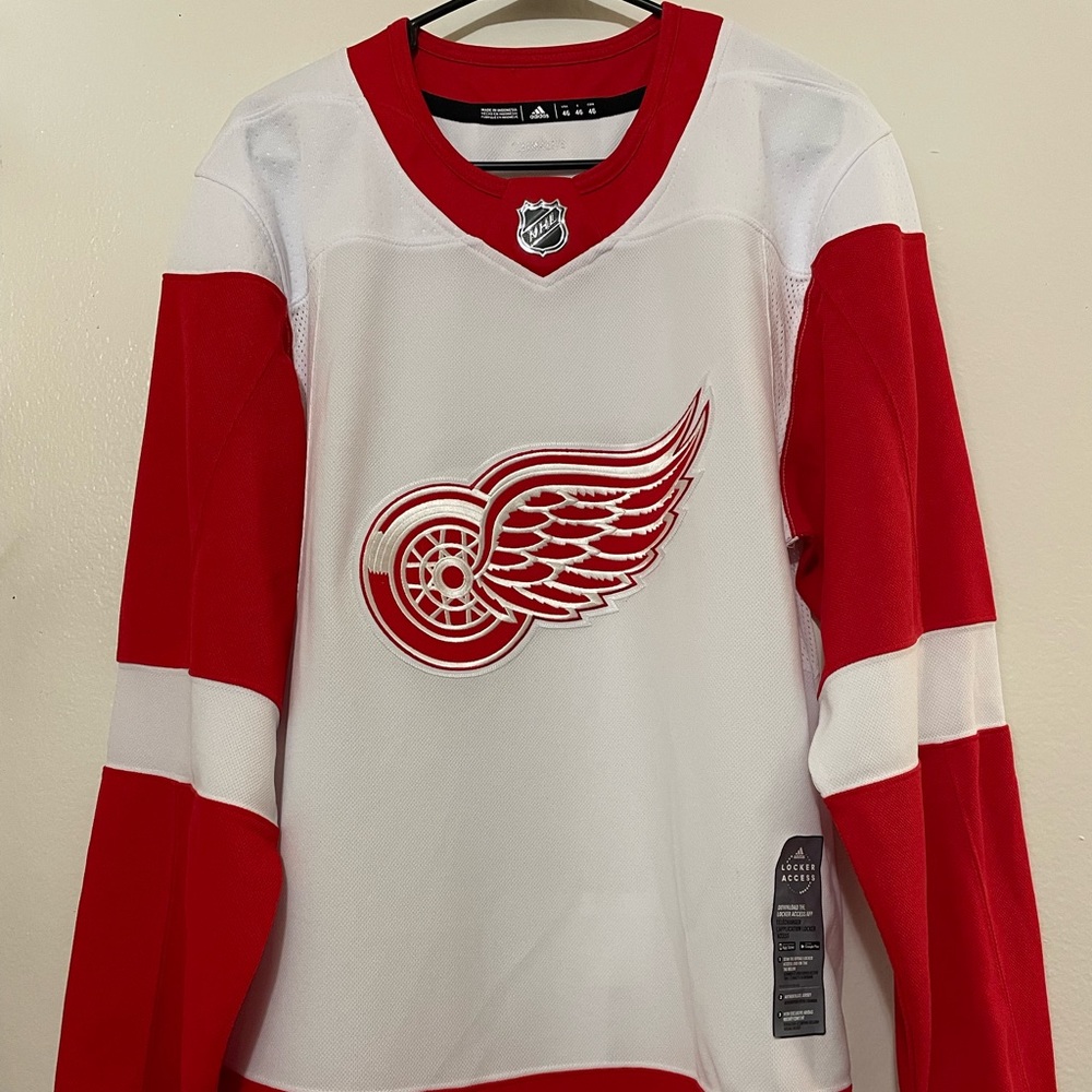 Adidas NHL Detroit Red Wings White Authentic Away Hockey Jersey Size 46 (SMALL)